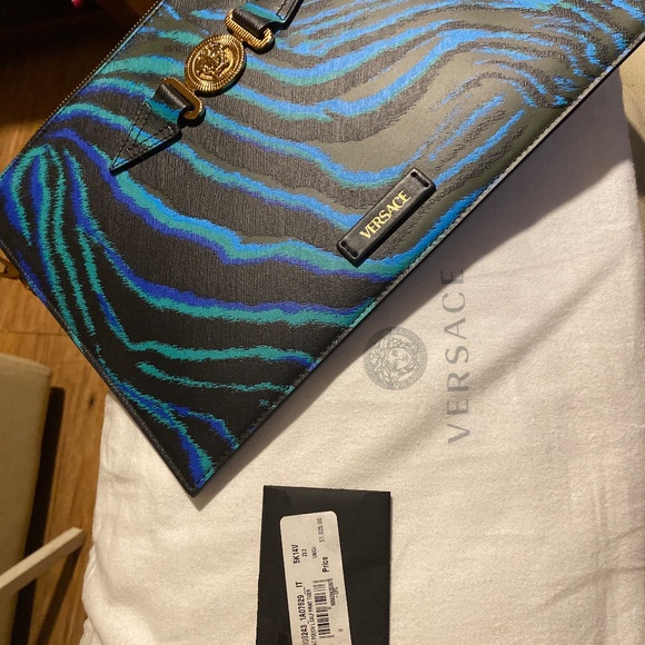 Versace pouch - Picture 4 of 6